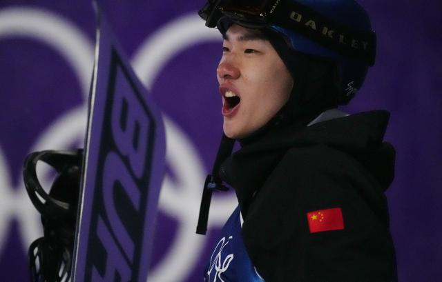 九游游戏中心官网-两个周期两登领奖台 苏翊鸣摘铜仍载入大跳台史册